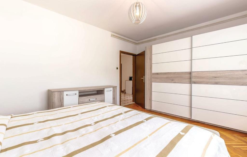 Apartments No 1288 Novi Vinodolski Buitenkant foto