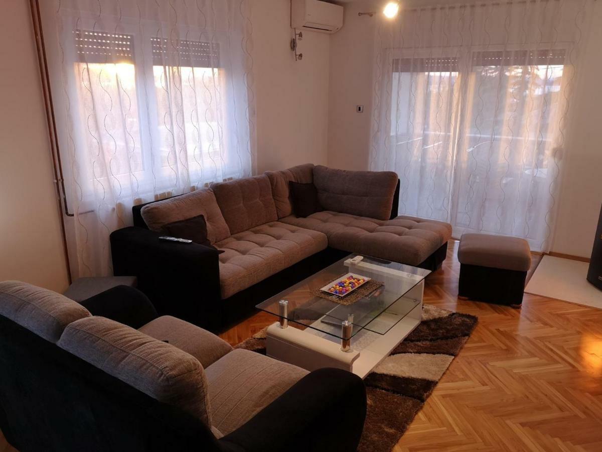 Apartments No 1288 Novi Vinodolski Buitenkant foto